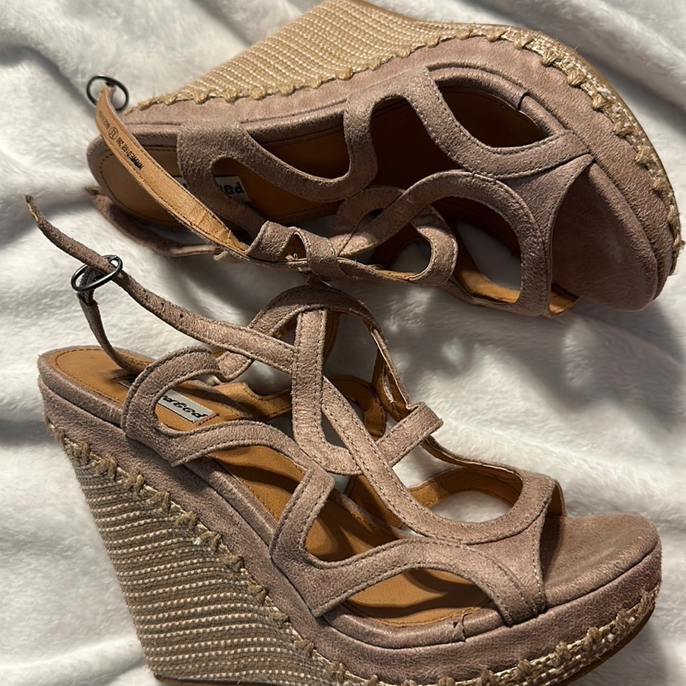 Not rated brand wedge sandals size 8.5